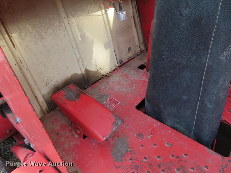 image for item DF7794 Hesston 520 windrower