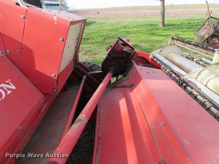 image for item DF7794 Hesston 520 windrower