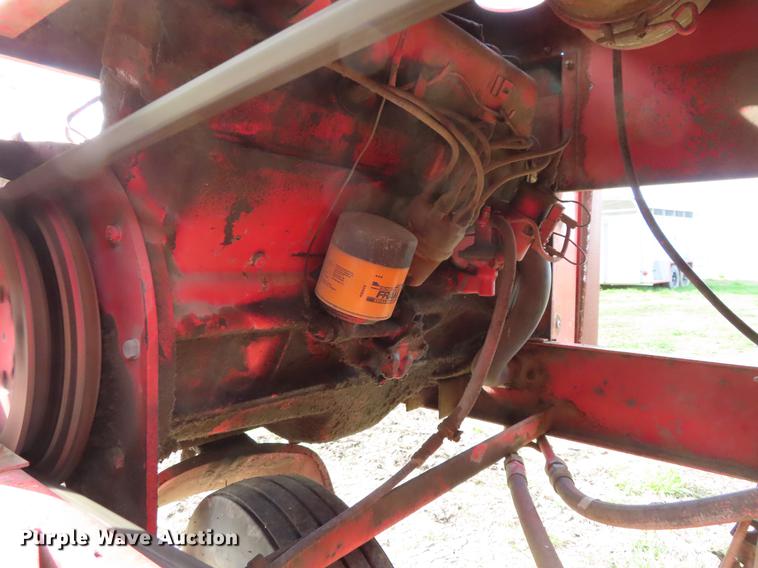 image for item DF7794 Hesston 520 windrower