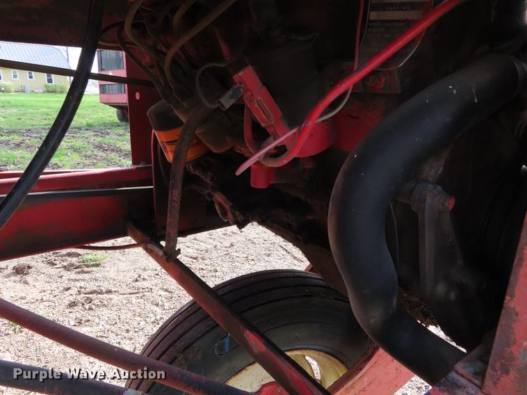 image for item DF7794 Hesston 520 windrower