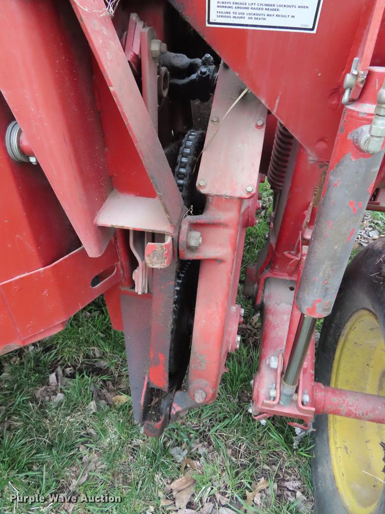 image for item DF7795 1994 New Holland 116 windrower