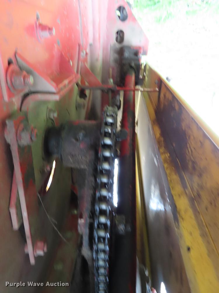 image for item DF7795 1994 New Holland 116 windrower