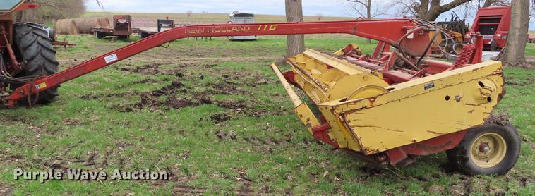 image for item DF7796 1992 New Holland 116 windrower