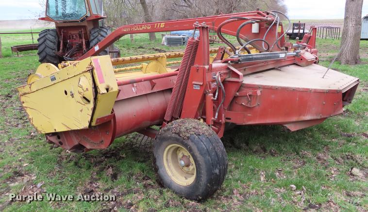 image for item DF7796 1992 New Holland 116 windrower