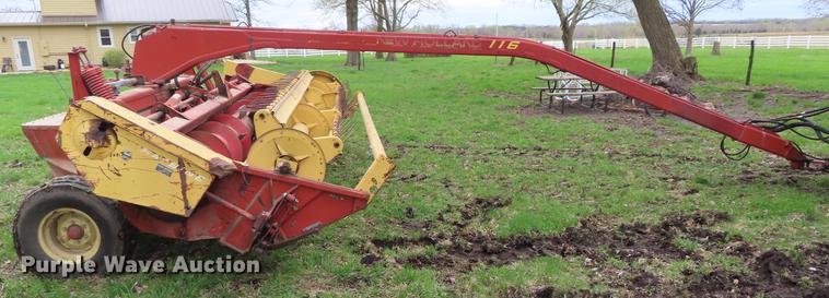 image for item DF7796 1992 New Holland 116 windrower