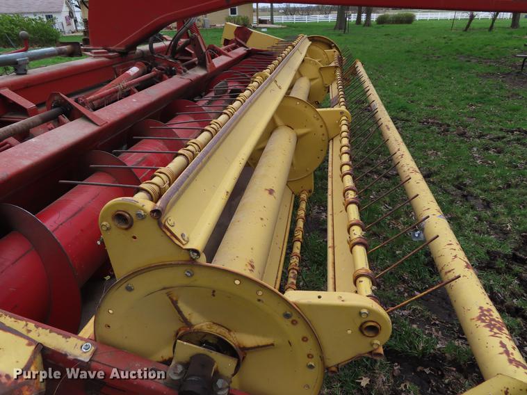 image for item DF7796 1992 New Holland 116 windrower