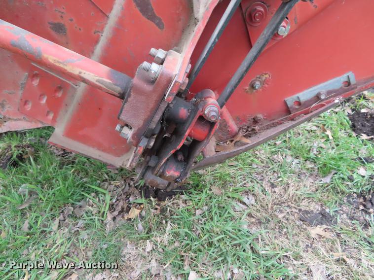 image for item DF7796 1992 New Holland 116 windrower