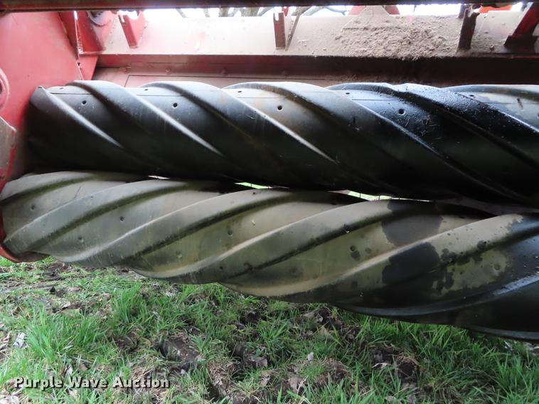 image for item DF7796 1992 New Holland 116 windrower