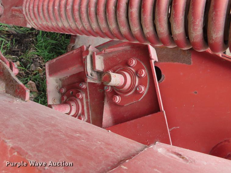 image for item DF7796 1992 New Holland 116 windrower