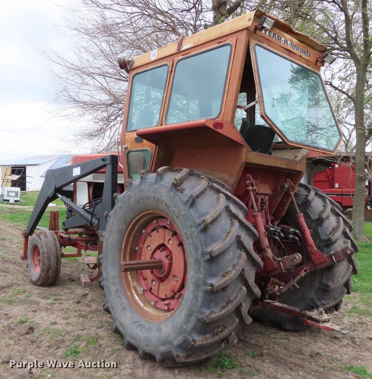 image for item DF7797 1974 International 766 tractor