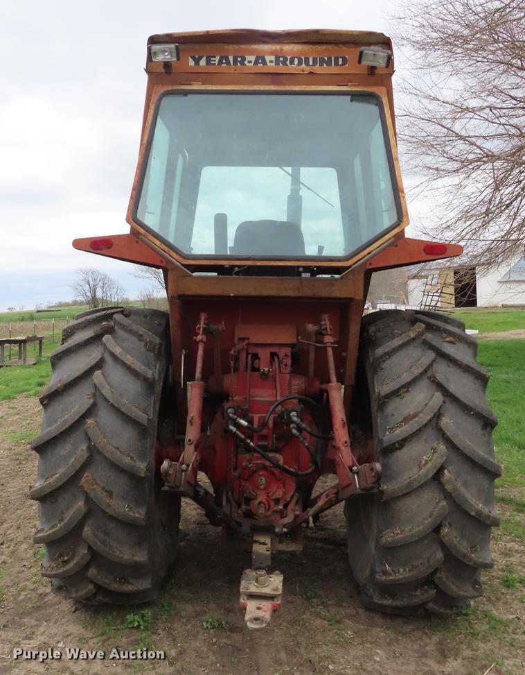 image for item DF7797 1974 International 766 tractor