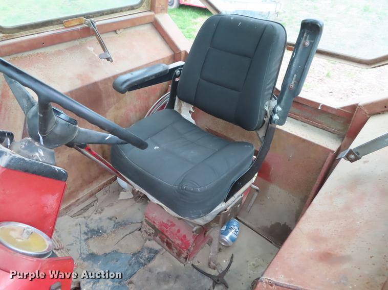 image for item DF7797 1974 International 766 tractor