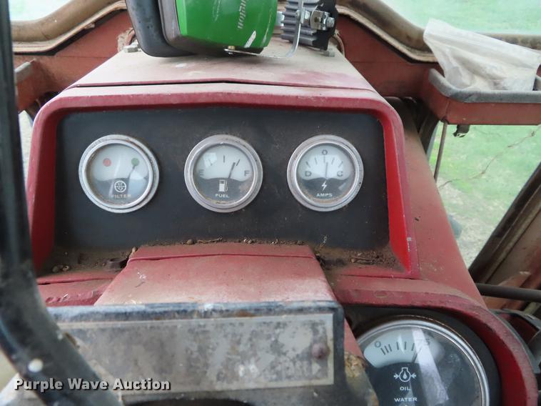 image for item DF7797 1974 International 766 tractor