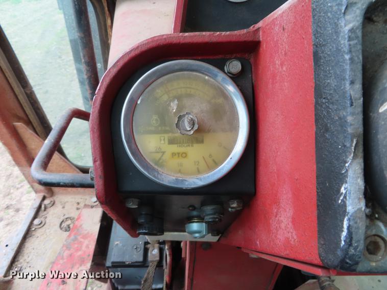 image for item DF7797 1974 International 766 tractor