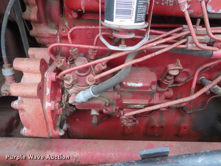 image for item DF7797 1974 International 766 tractor