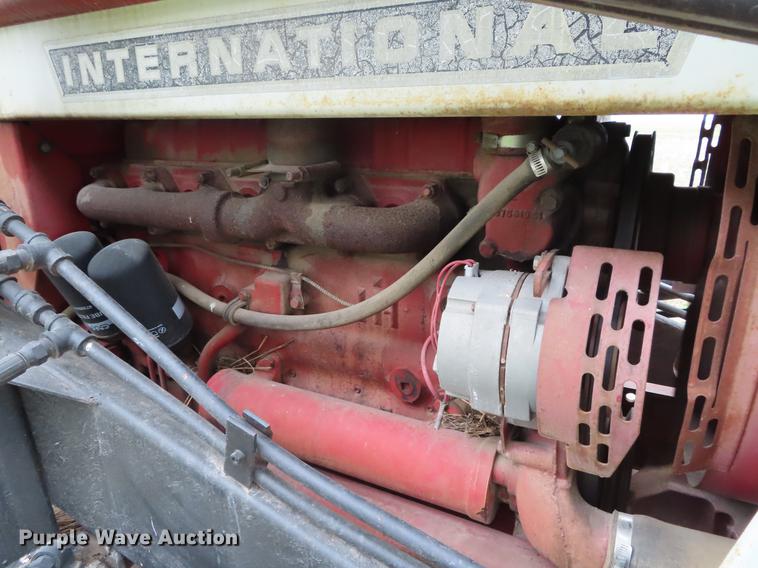 image for item DF7797 1974 International 766 tractor