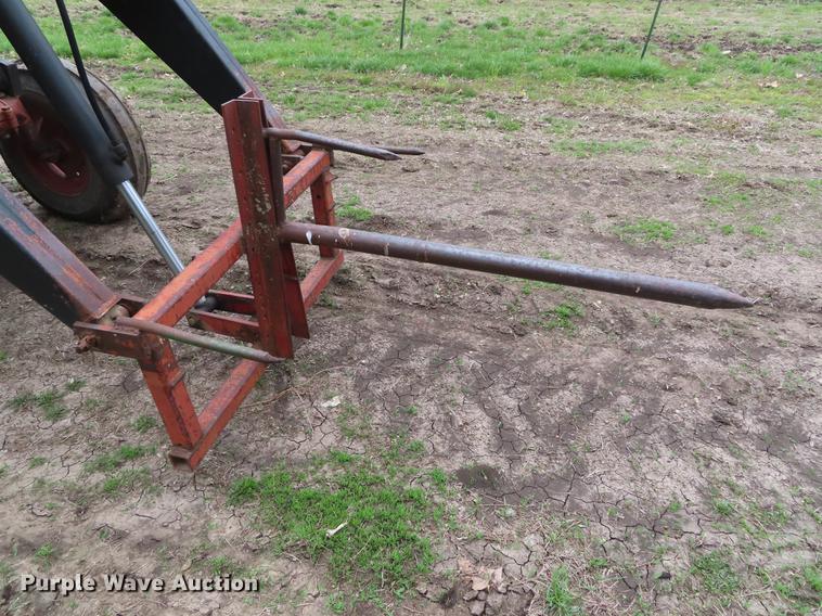 image for item DF7797 1974 International 766 tractor