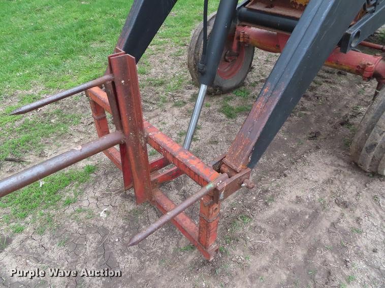 image for item DF7797 1974 International 766 tractor