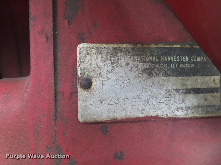 image for item DF7797 1974 International 766 tractor