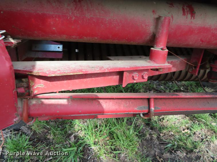 image for item DF7798 1992 Case IH 8460 round baler