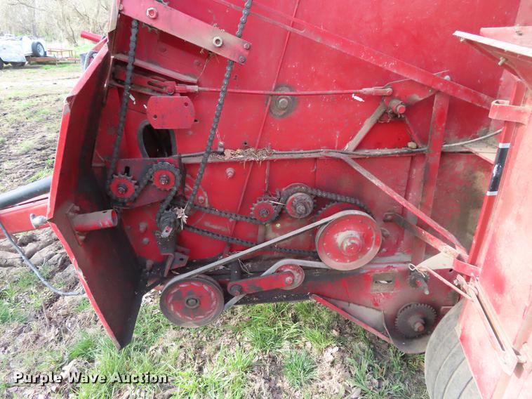 image for item DF7798 1992 Case IH 8460 round baler