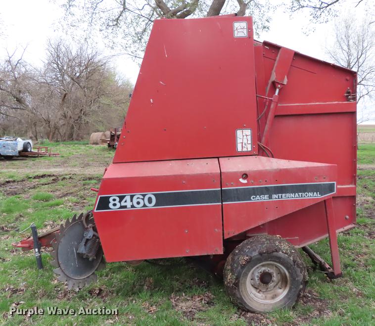 image for item DF7799 1990 Case IH 8460 round baler