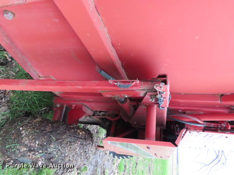 image for item DF7799 1990 Case IH 8460 round baler