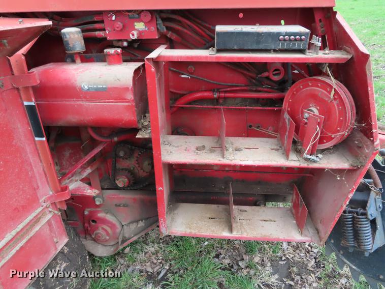 image for item DF7799 1990 Case IH 8460 round baler