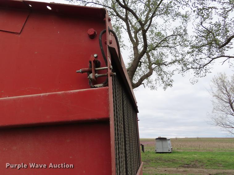 image for item DF7799 1990 Case IH 8460 round baler