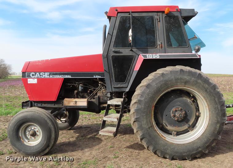 image for item DF7805 1984 Case IH 1896 tractor