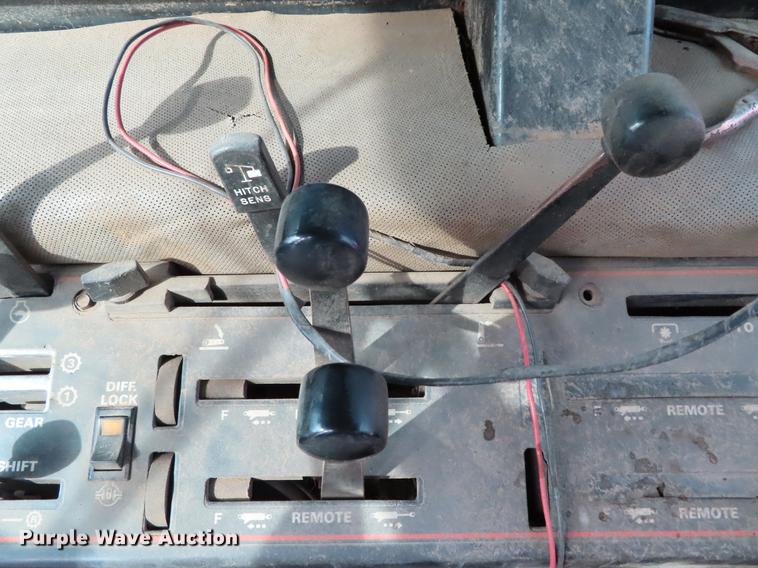 image for item DF7805 1984 Case IH 1896 tractor