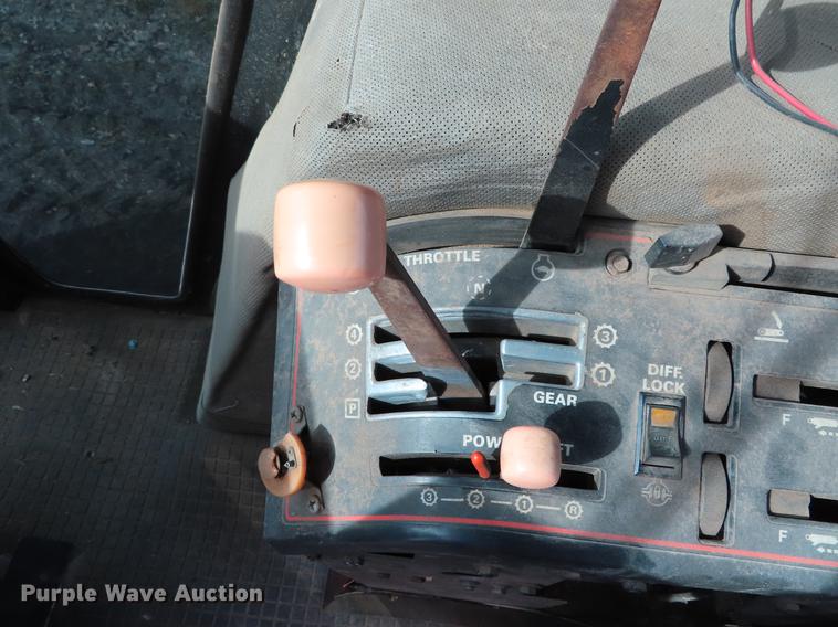 image for item DF7805 1984 Case IH 1896 tractor