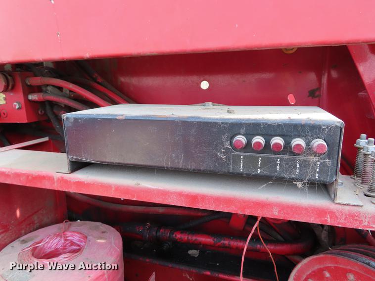 image for item DF7806 1989 Case IH 8460 round baler