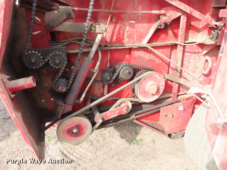image for item DF7806 1989 Case IH 8460 round baler