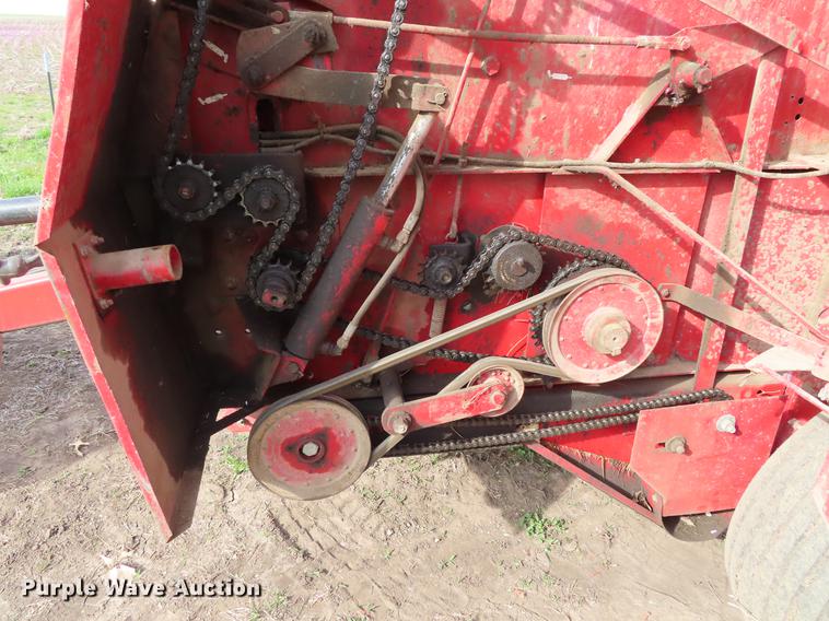 image for item DF7806 1989 Case IH 8460 round baler