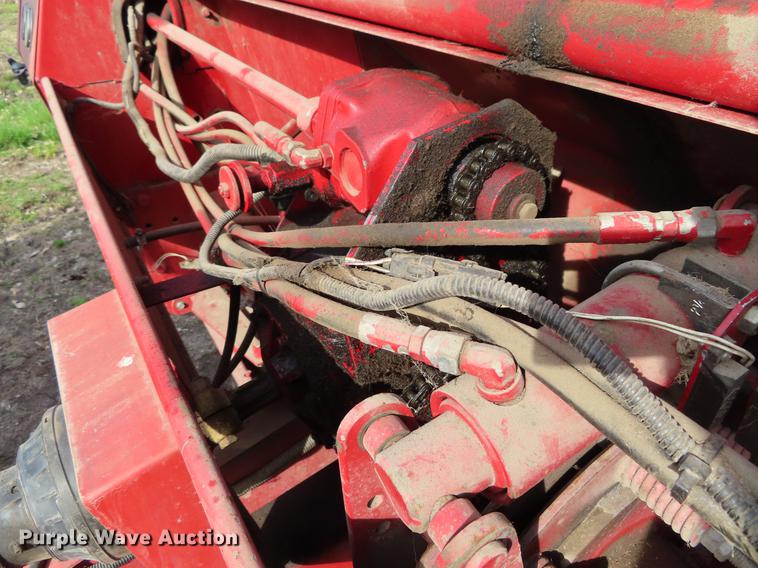 image for item DF7806 1989 Case IH 8460 round baler
