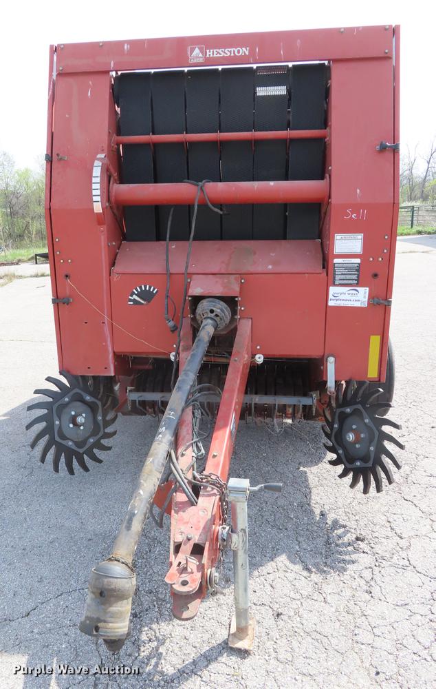 image for item DF7814 Hesston 745 round baler