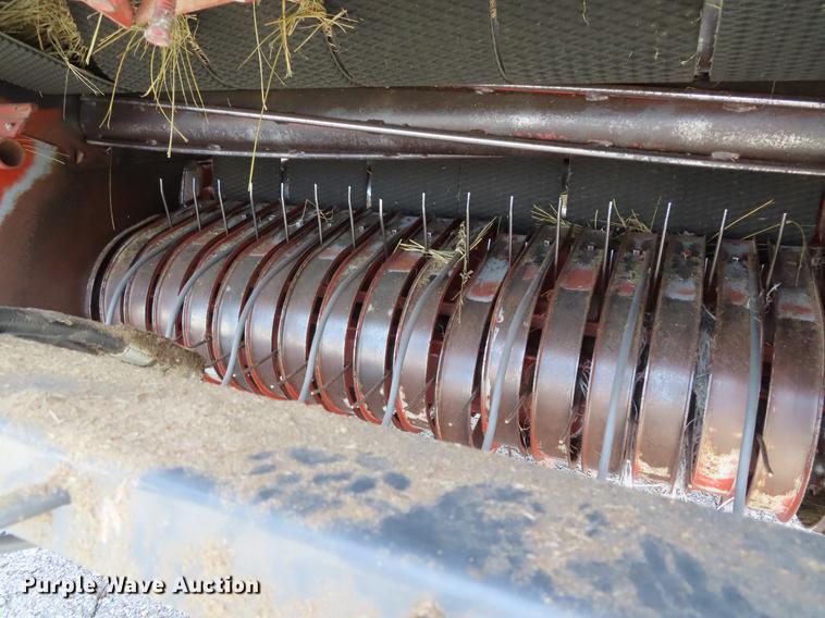 image for item DF7814 Hesston 745 round baler