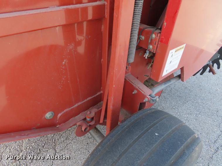 image for item DF7814 Hesston 745 round baler