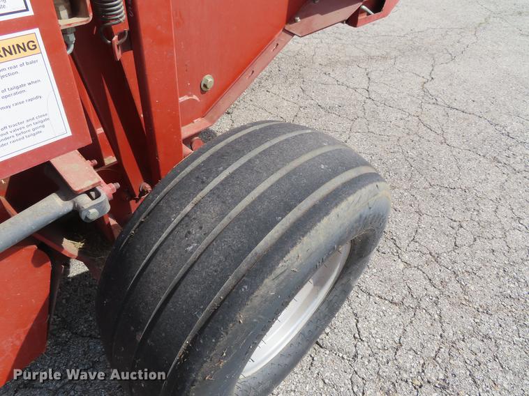 image for item DF7814 Hesston 745 round baler