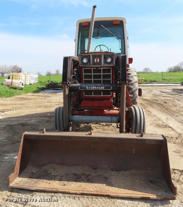 image for item DF7818 1978 International 886 tractor