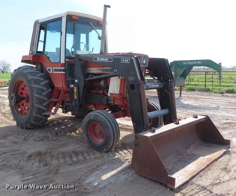 image for item DF7818 1978 International 886 tractor