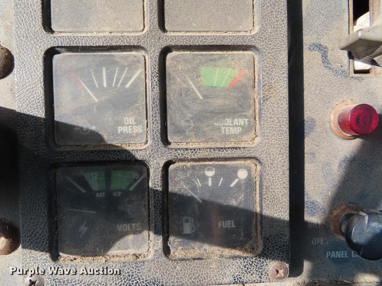 image for item DF7818 1978 International 886 tractor