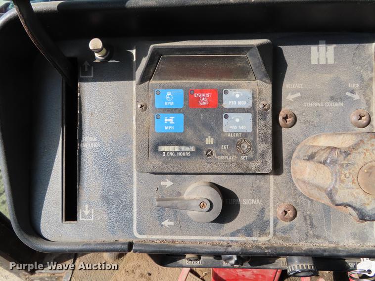 image for item DF7818 1978 International 886 tractor