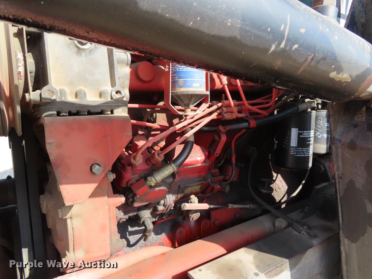 image for item DF7818 1978 International 886 tractor