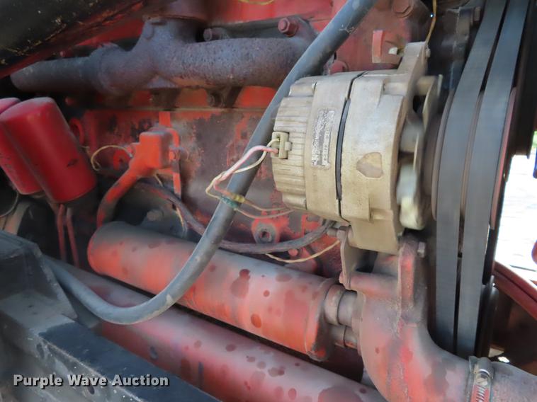 image for item DF7818 1978 International 886 tractor