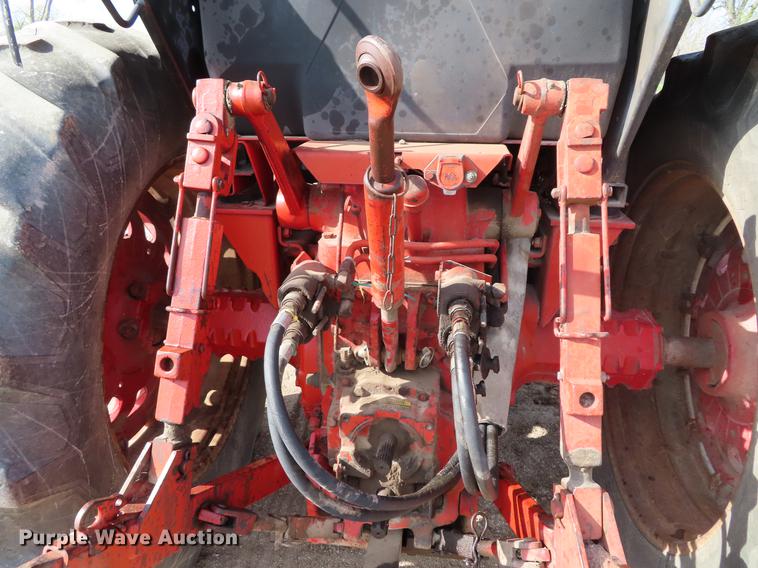 image for item DF7818 1978 International 886 tractor