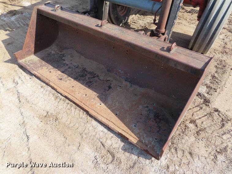 image for item DF7818 1978 International 886 tractor