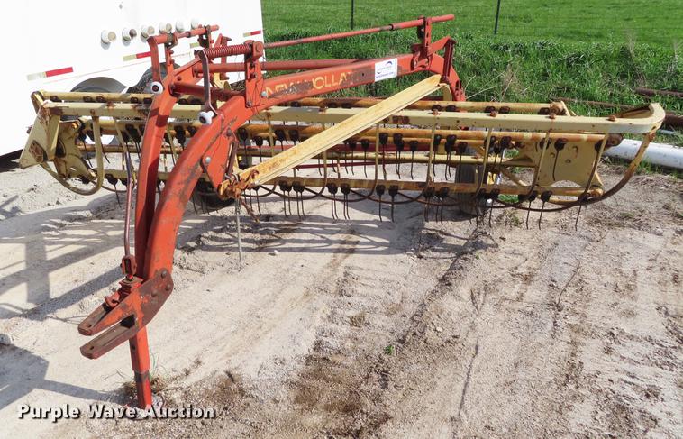 image for item DF7821 New Holland 285 side delivery hay rake