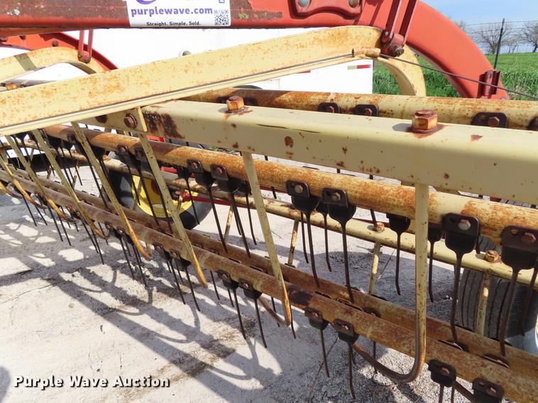 image for item DF7821 New Holland 285 side delivery hay rake